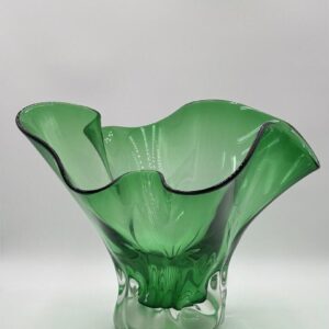 Emerald Green Free Form: Tim Lotton